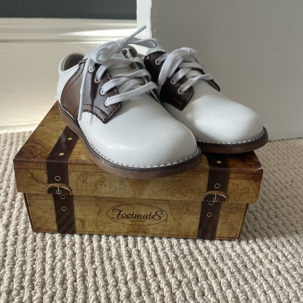 FootMates Classic White and Brown Dress Saddle Shoes